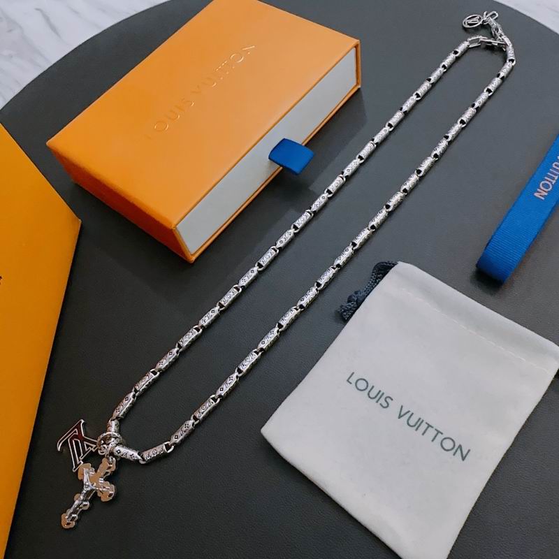 LV Necklace 03lyr538